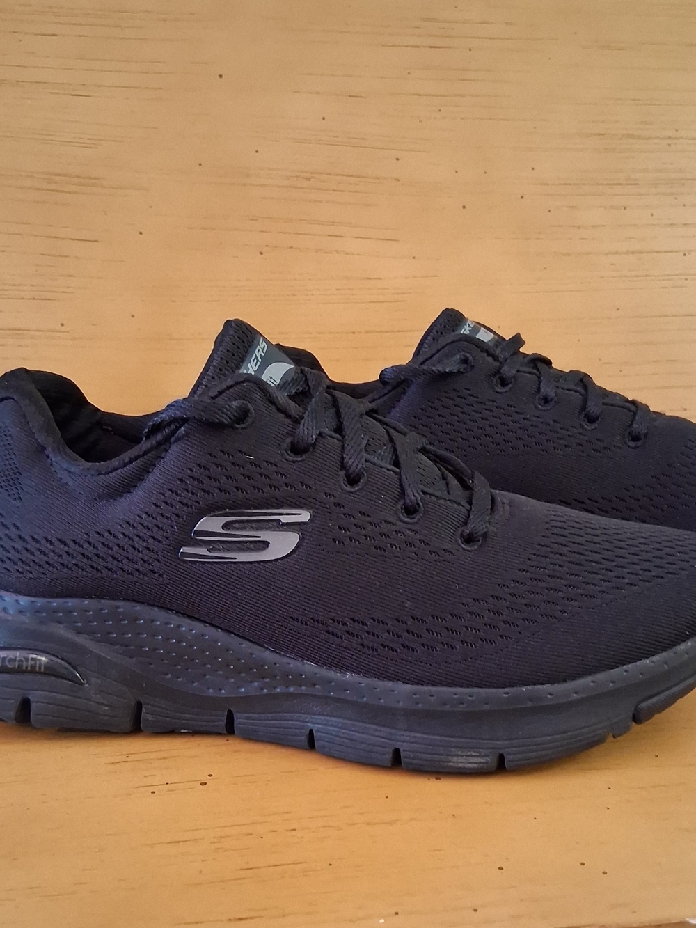 Skechers Arch Fit Black Athletic Sneakers - Picture 4 of 7